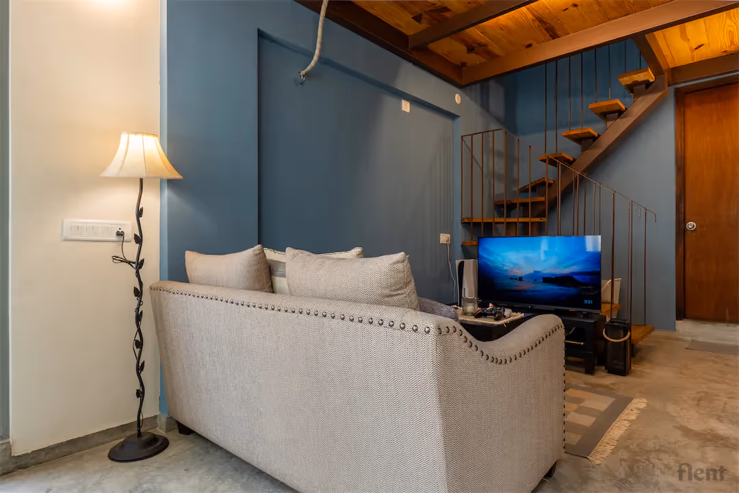 Maison One, BTM Lake - Main