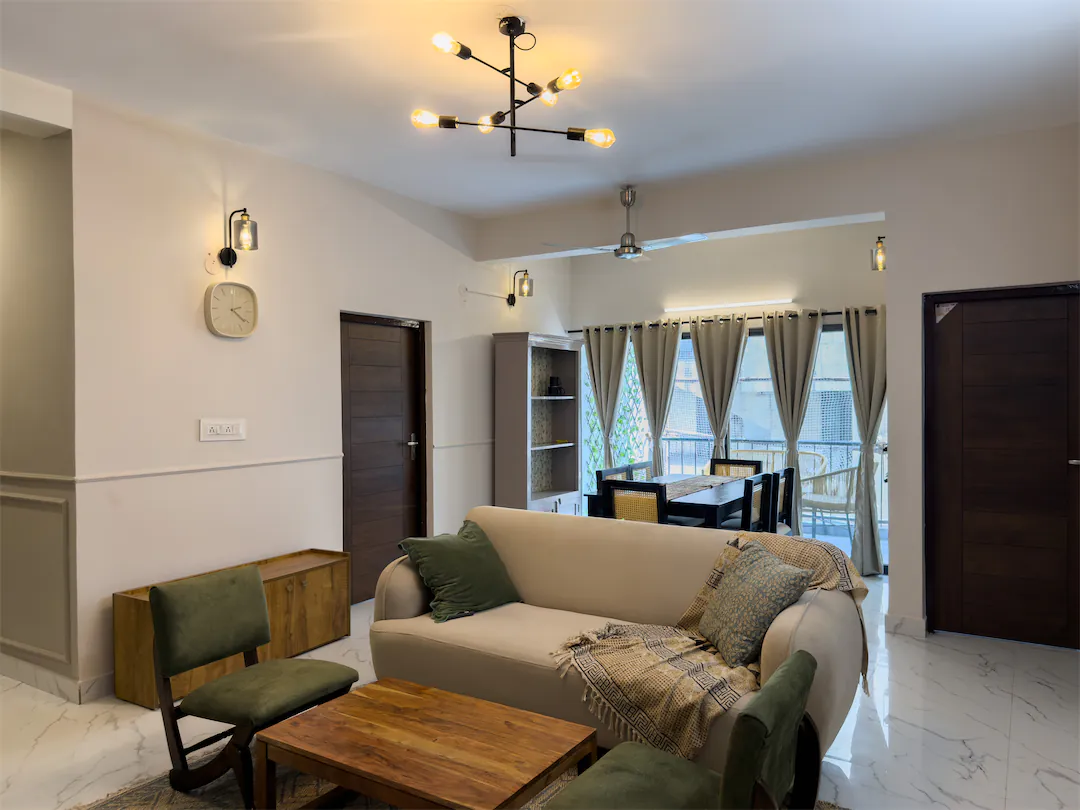 Nyro, MG Road - Main