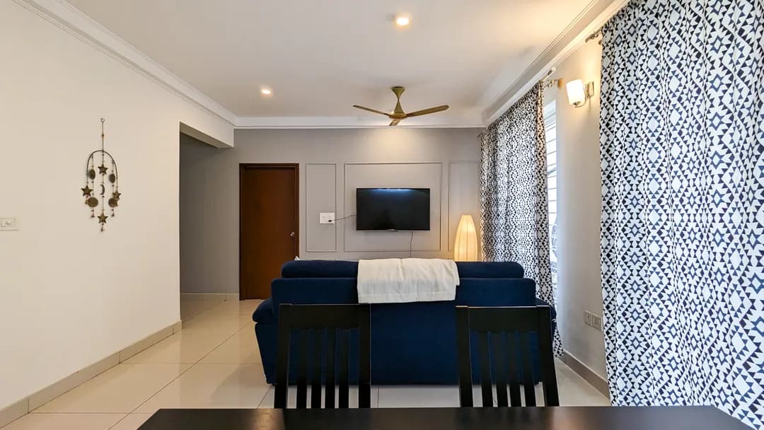 Lakeview Penthouse, HSR Extension - Main
